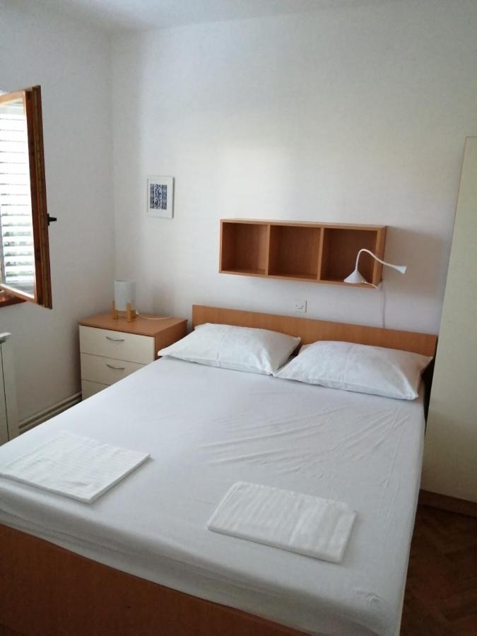 Apartment Apartment *