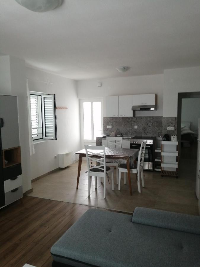 Apartment Apartment