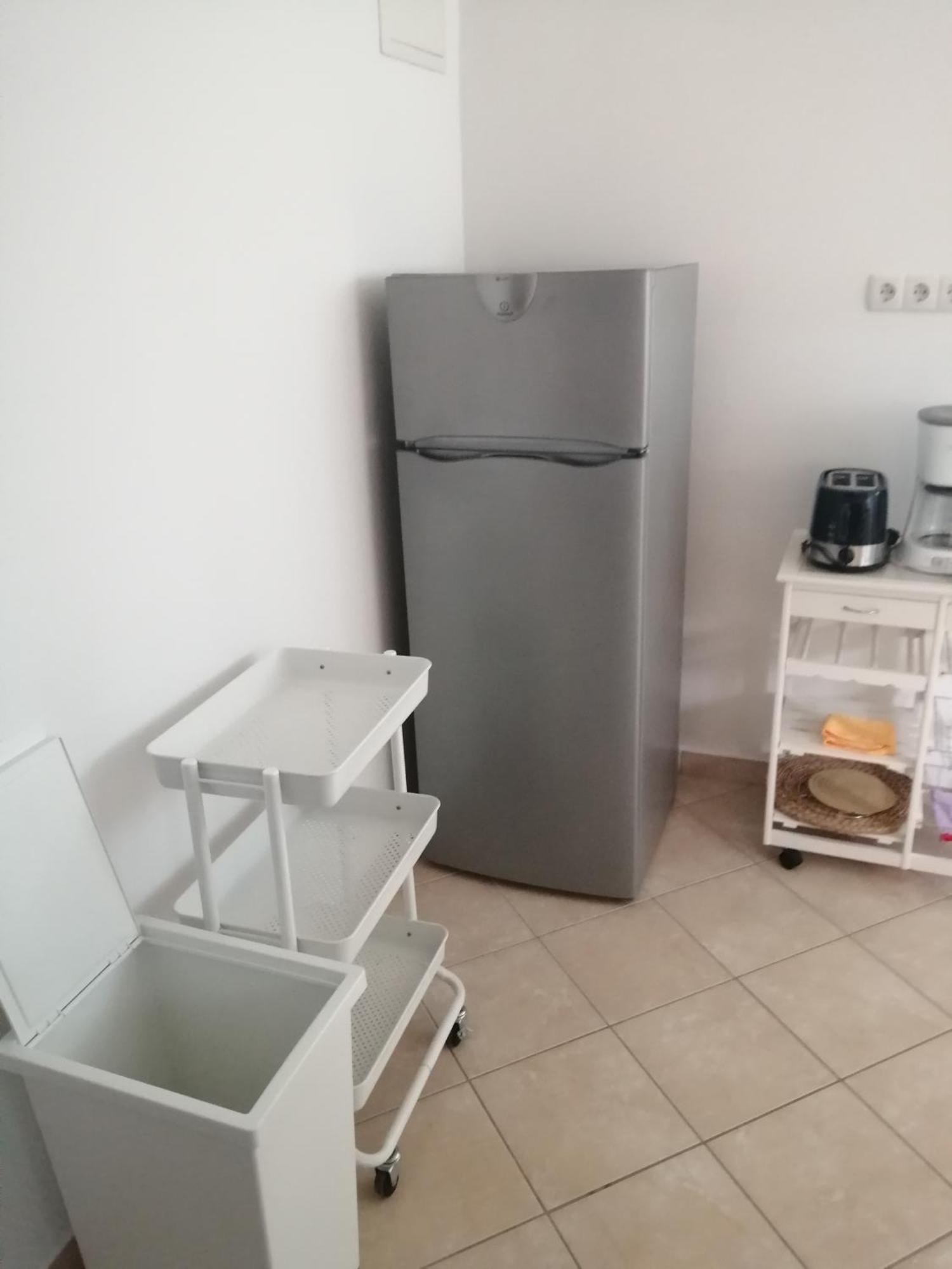 Apartment Apartment *