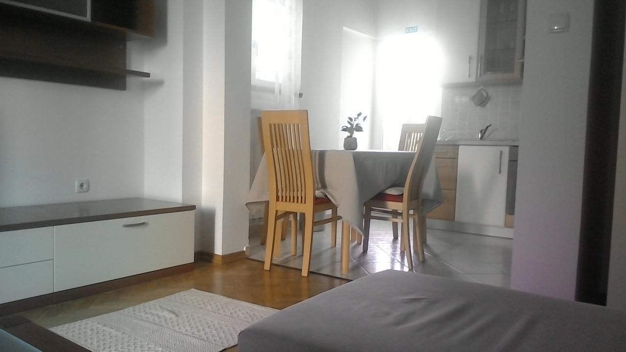 Apartment *